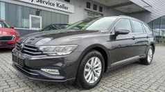 Grau Gebraucht 2023 VW Passat Business Kombi | 28.970 € (Guter Preis)