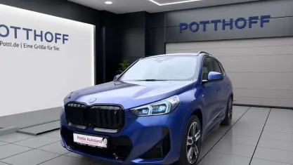 Gebraucht BMW iX1 M Sport 230 kW (313 PS) 2023 Portimao blue metallic SUV