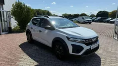 Weiß Gebraucht 2025 Dacia Sandero Essentiel Kleinwagen | 16.499 € (Superpreis)