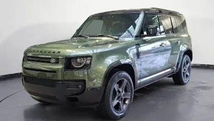 Neu Land Rover Defender SE Dynamic 200 PS (147 kW) 2026 Grün SUV