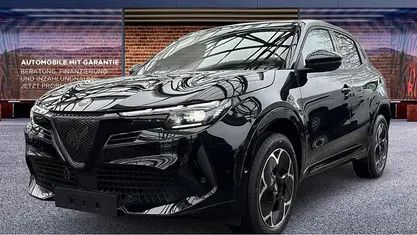 Neu Alfa Romeo Junior Ti 145 PS (106 kW) 2026 Schwarz SUV