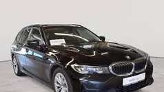 Schwarz uni Gebraucht 2020 BMW 320 Advantage Kombi | 16.890 € (Fairer Preis)