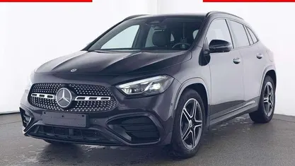 Lack kosmosschwarz Gebraucht 2024 Mercedes GLA180 AMG line SUV | 36.380 € (Fairer Preis)