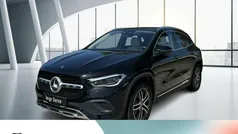Metalliclack kosmosschwarz Gebraucht 2023 Mercedes GLA200 Progressive SUV | 36.880 € (Fairer Preis)