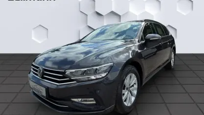 Gebraucht VW Passat Business 150 PS (110 kW) 2023 Grau Kombi