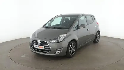 Gebraucht Hyundai i20 Space Plus 125 PS (91 kW) 2018 Grau Van / Kleinbus