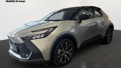 Neu Toyota C-HR 140 PS (102 kW) 2025 Silber SUV