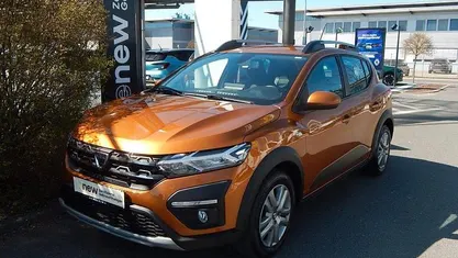 Gebraucht Dacia Sandero Comfort 91 PS (66 kW) 2021 Orange Limousine