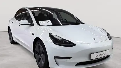 Gebraucht Tesla Model 3 366 kW (498 PS) 2022 Pearl white multicoat Limousine