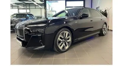 Second-hand BMW 750e M Sport 489 CP (359 kW) 2024 Negru Berlinǎ