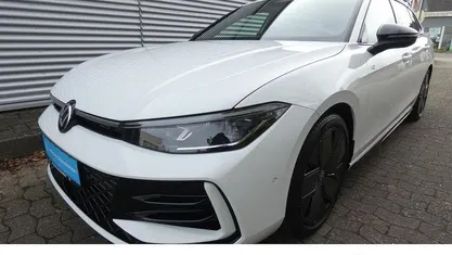 Gebraucht 2024 VW Passat R-line Kombi | 41.750 € (Fairer Preis)
