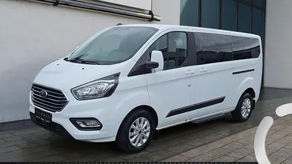 Weiß Gebraucht 2022 Ford Tourneo Trend Van / Kleinbus | 34.949 € (Fairer Preis)