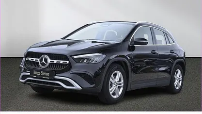 Gebraucht Mercedes GLA200 163 PS (119 kW) 2024 Unilack nachtschwarz SUV