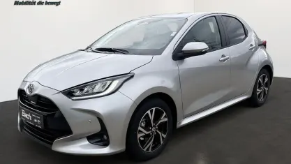 Gebraucht Toyota Yaris Comfort 117 PS (86 kW) 2025 Shimmering silver Kleinwagen