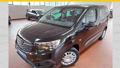 Schwarz Gebraucht 2021 Opel Combo Life Edition Van / Kleinbus | 17.480 € (Fairer Preis)