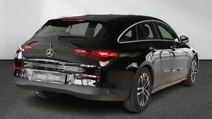 Gebraucht Mercedes CLA200 Shooting Brake 163 PS (119 kW) 2025 Schwarz Kombi
