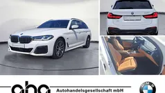 Weiß Gebraucht 2023 BMW 530e M Sport Kombi | 37.990 € (Fairer Preis)