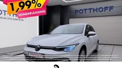 Weiss Gebraucht 2024 VW Golf VIII Life Limousine | 21.922 € (Guter Preis)