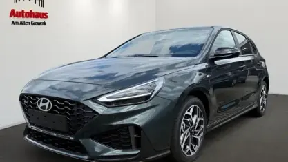 Neu Hyundai i30 N Line 150 PS (110 kW) 2026 Cypress green / mic Limousine