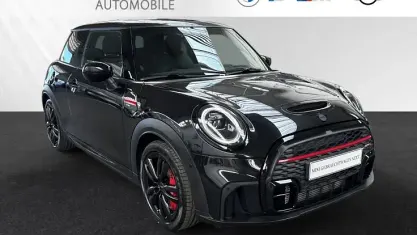 Gebraucht Mini John Cooper Works 231 PS (169 kW) 2022 Midnight black metallic Kleinwagen