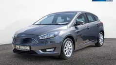 Grau / magnetic grau Gebraucht 2017 Ford Focus Limousine | 10.990 € (Fairer Preis)