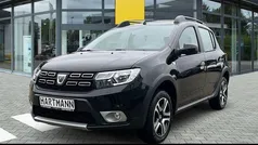 Perlmuttschwarz metallic (schwarz) Gebraucht 2020 Dacia Sandero Celebration Kleinwagen | 11.900 € (Fairer Preis)