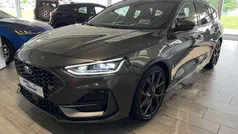 Magneticgrau Gebraucht 2024 Ford Focus ST Kombi | 37.440 € (Fairer Preis)