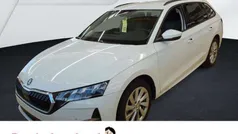 Weiss Gebraucht 2024 Skoda Octavia Selection Kombi | 30.977 € (Fairer Preis)