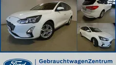Farbe: weiß Gebraucht 2021 Ford Focus Cool & Connect Kombi | 15.950 € (Guter Preis)