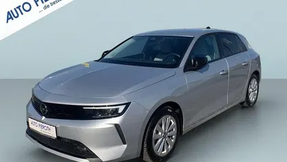 Kristall silber metallic Gebraucht 2023 Opel Astra Elegance Limousine | 21.850 € (Fairer Preis)