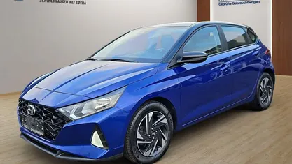 Gebraucht Hyundai i20 Comfort 101 PS (74 kW) 2022 Intense blue/phantom black Kleinwagen