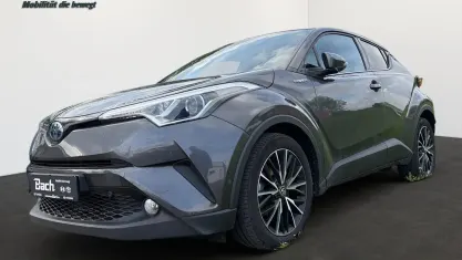 Używany Toyota C-HR Team 122 KM (89 kW) 2018 Szary SUV
