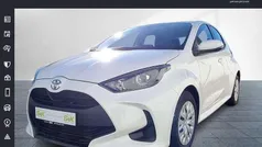 Schneeweiß Gebraucht 2021 Toyota Yaris Basis Kleinwagen | 11.790 € (Fairer Preis)