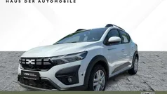 Arktisweiß (weiß) Gebraucht 2024 Dacia Sandero Expression Kleinwagen | 17.982 € (Fairer Preis)