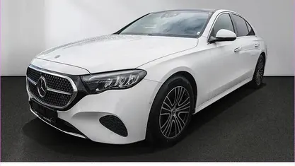 Gebraucht Mercedes E200 Avantgarde 204 PS (150 kW) 2024 Limousine