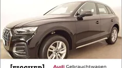 Mythosschwarz metallic Gebraucht 2024 Audi Q5 Ambiente SUV | 47.987 € (Fairer Preis)