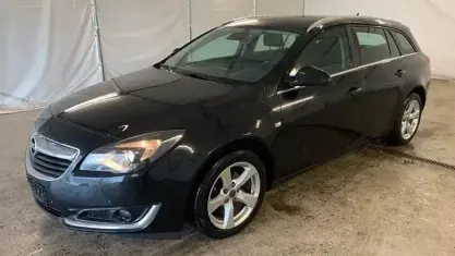 Gebraucht Opel Insignia Edition 136 PS (100 kW) 2015 Schwarz Kombi