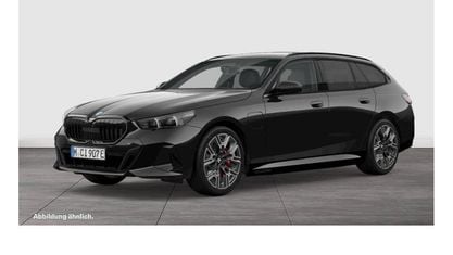 Nieuw BMW 550e M Sport 313 PK (230 kW) 2026 Zwart Stationwagen