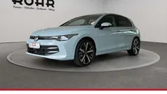 Crystal ice blue metallic Gebraucht 2025 VW Golf VIII Life Limousine | 29.400 € (Fairer Preis)