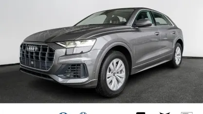 Używany Audi Q8 Basis 381 KM (280 kW) 2021 Szary SUV