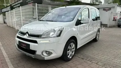 Gebraucht Citroën Berlingo SELECTION 98 PS (72 kW) 2013 Weiß Van / Kleinbus