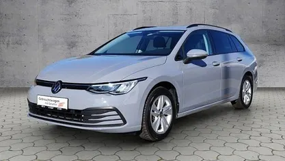 Mondsteingrau Gebraucht 2022 VW Golf VIII Life Kombi | 21.980 € (Guter Preis)