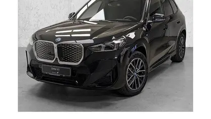 Neu BMW iX1 Comfort Edition 230 kW (313 PS) 2025 Black sapphire SUV