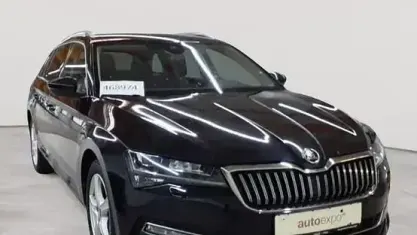 Gebraucht Skoda Superb Style 150 PS (110 kW) 2021 Blackmagic perleffekt Kombi