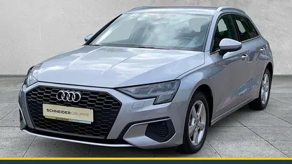 Silber Gebraucht 2022 Audi A3 Ambiente Limousine | 20.590 € (Guter Preis)