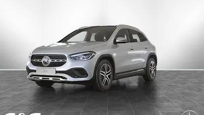 Digitalweiß Gebraucht 2021 Mercedes GLA180 Progressive SUV | 27.277 € (Guter Preis)