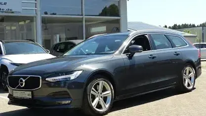 Gebraucht Volvo V90 Momentum 190 PS (139 kW) 2018 Grau Kombi