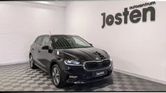 Schwarz (schwarzmagic perleffekt) Gebraucht 2023 Skoda Fabia Style Limousine | 20.690 € (Fairer Preis)