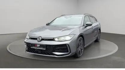 Gebraucht VW Passat R-line 193 PS (141 kW) 2026 Diabasgrau metallic Kombi