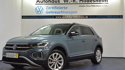 Blau Gebraucht 2024 VW T-Roc Style SUV | 25.930 € (Guter Preis)